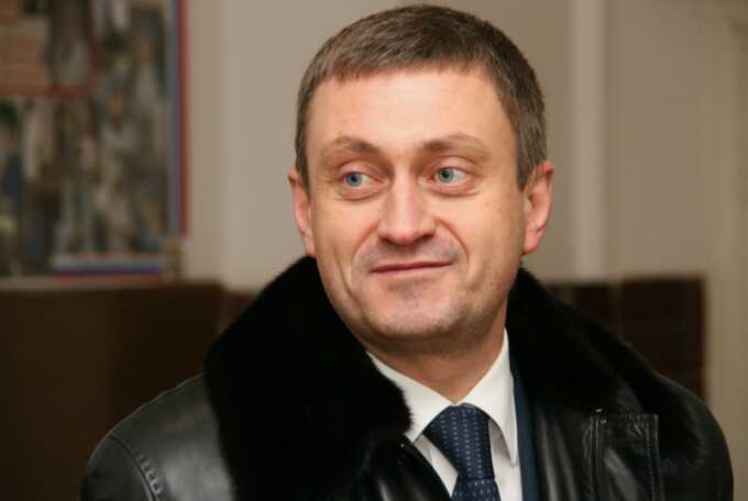 Кириенко давит на бизнес Янакова: над ним сгущаются тучи